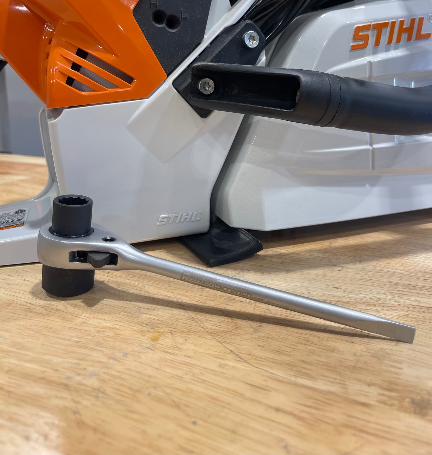 RatchetScrench Chainsaw Tool